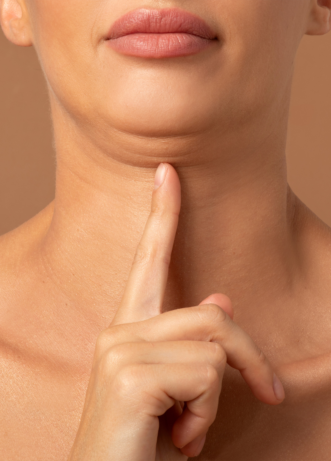 https://nooralmamzar.com/wp-content/uploads/2025/09/double-chin.jpg