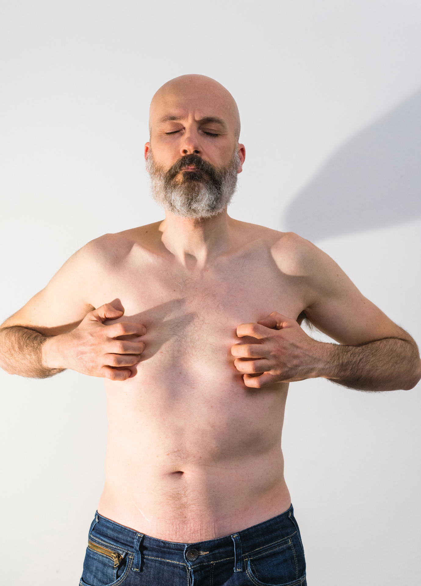 https://nooralmamzar.com/wp-content/uploads/2025/09/gynecomastia.jpg
