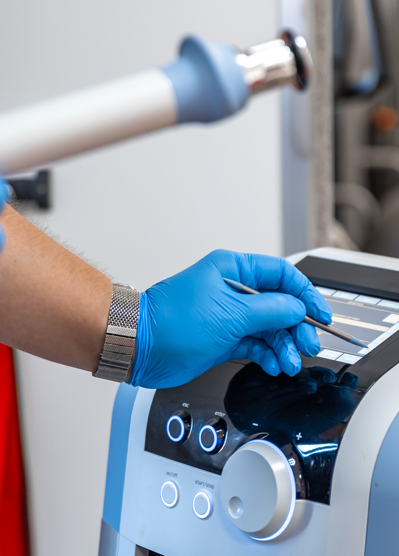 https://nooralmamzar.com/wp-content/uploads/2025/09/shockwave-therapy.jpg